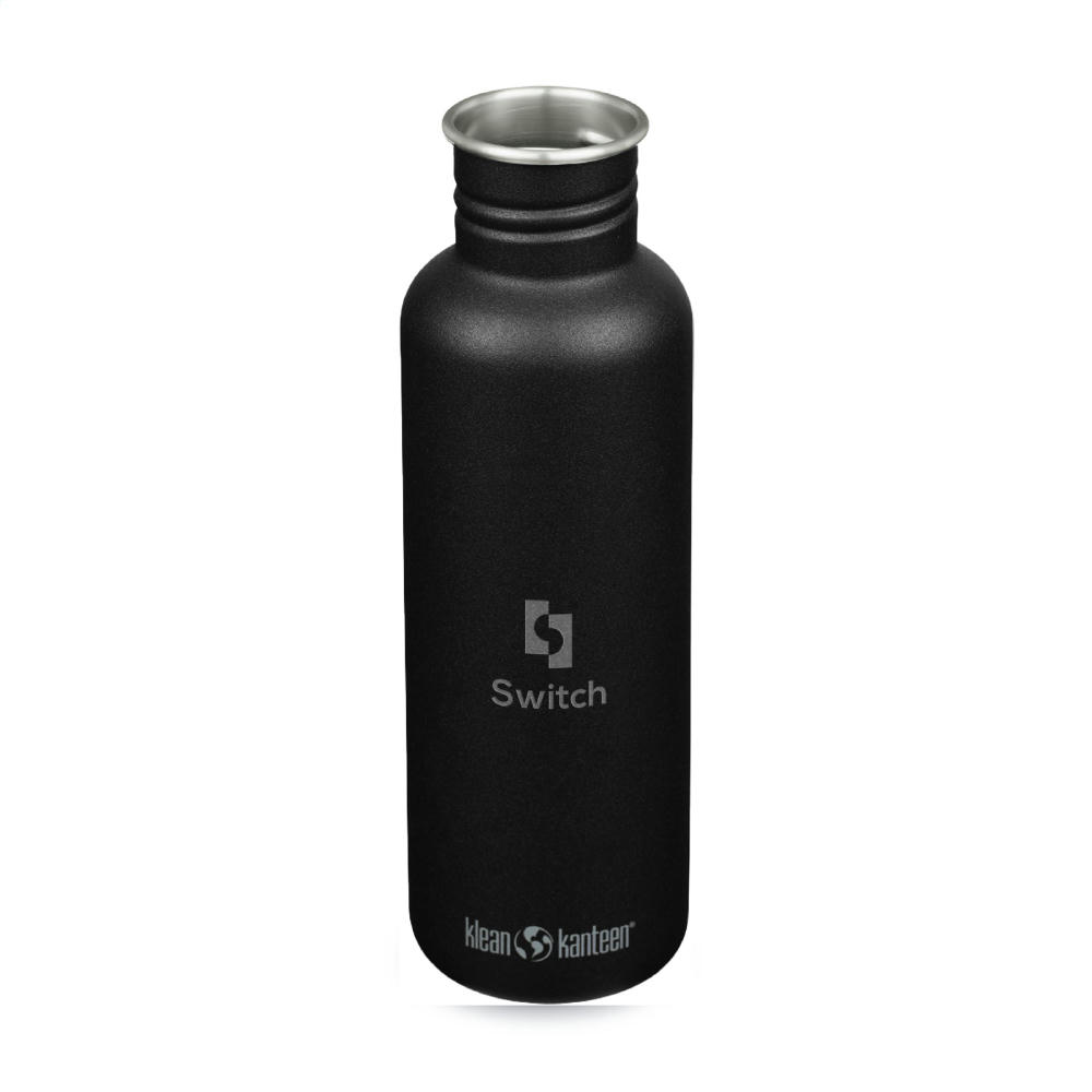 Das Bild zeigt eine Schwarze Isolier-Trinkflasche und dient als Produktvorschlag für die besten Werbemittel im Sommer von RGP Team Werbemittel