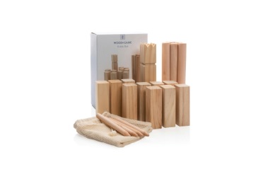 Das Bild zeigt ein Outdoor Holz Spiel namens Wikingerschach und dient als Produktvorschlag für die besten Werbemittel im Sommer von RGP Team Werbemittel
