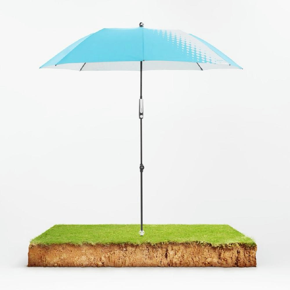 Das Bild zeigt einen blau-weiss-gestreiften Sonnenschirm und dient als Produktvorschlag für die besten Werbemittel im Sommer von RGP Team Werbemittel